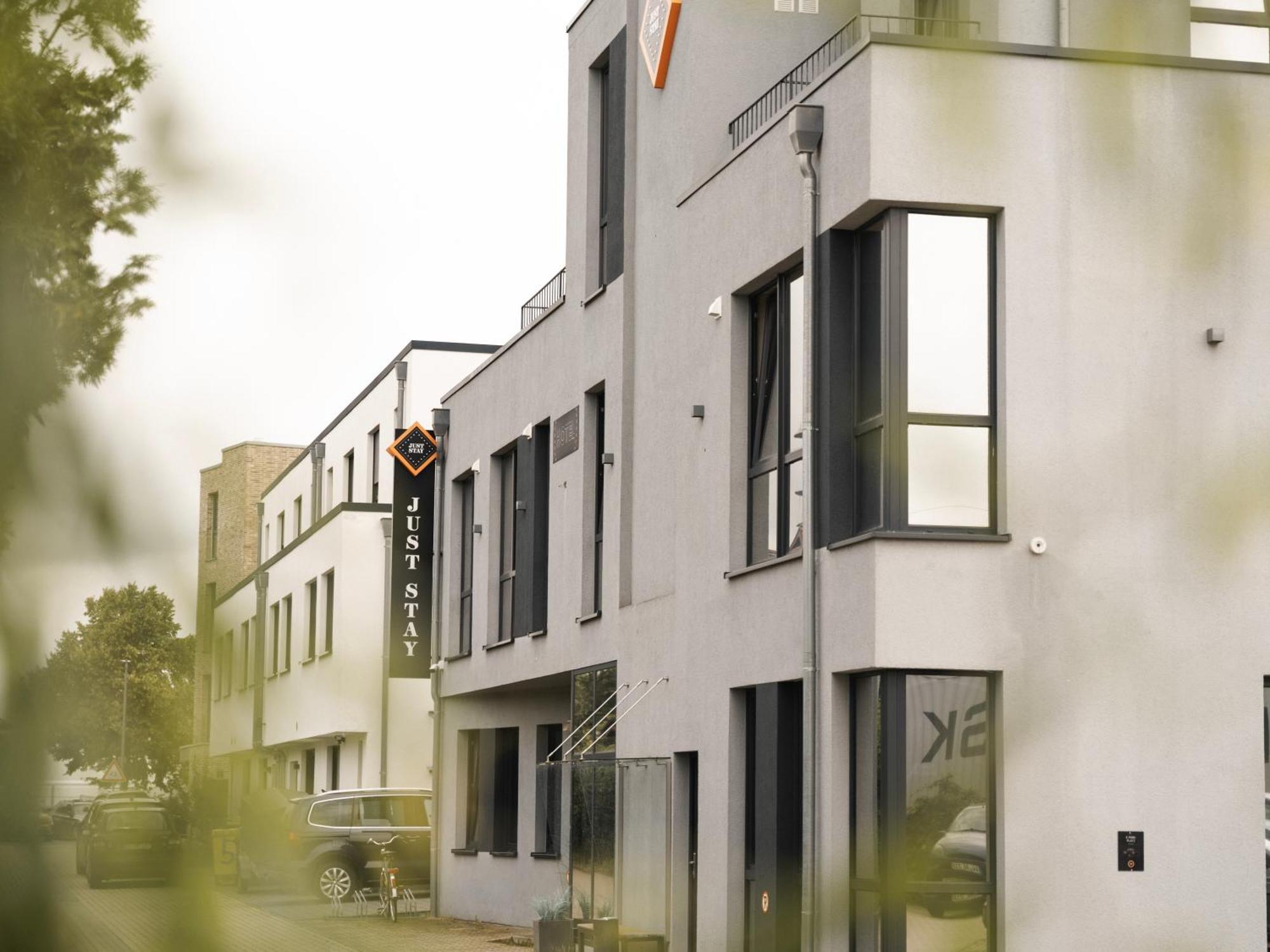 Juststay Grevenbroich Hotel & Apartments Exterior foto